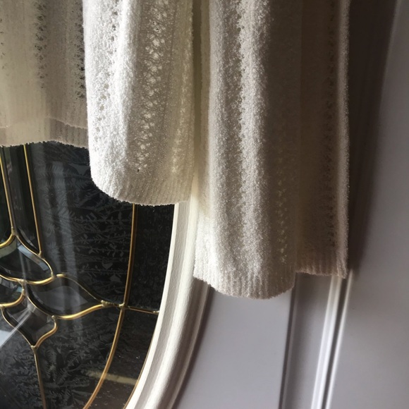 Cream color loose stitch lightweight sweater - Picture 2 of 7